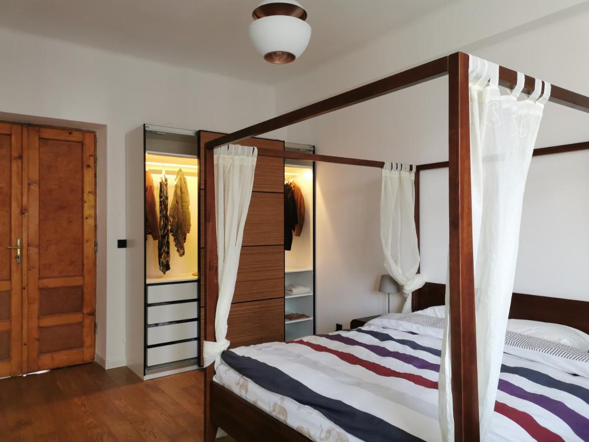 Designer Apartment 110M2 With King Size Beds & Equipped Kitchen Krakow Exterior photo