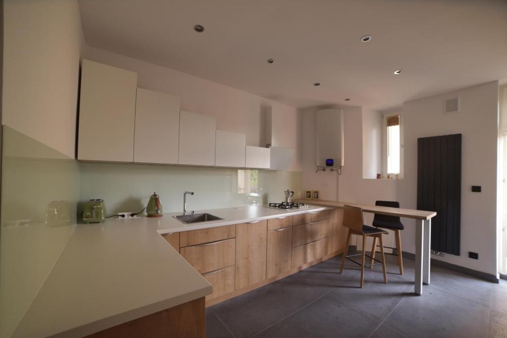 Designer Apartment 110M2 With King Size Beds & Equipped Kitchen Krakow Exterior photo